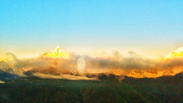 仰望雷克萨斯,卡瓦格博是什么神