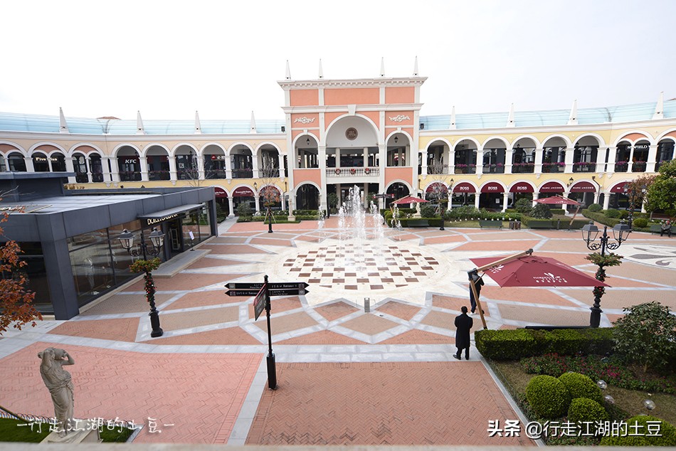 上海佛罗伦萨小镇，奥特莱斯世界名品购物中心，中国奢侈品领导者