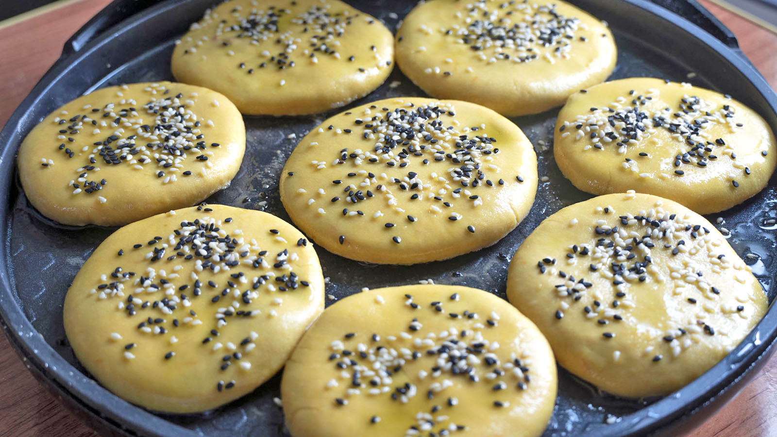 软糯香甜的南瓜饼超简单,好吃的南瓜饼老人孩子都抢着吃