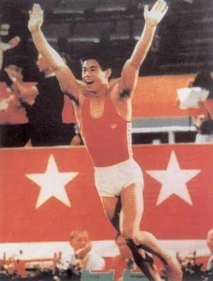 起床号伴随着冲锋的哨音,起床号军号儿歌