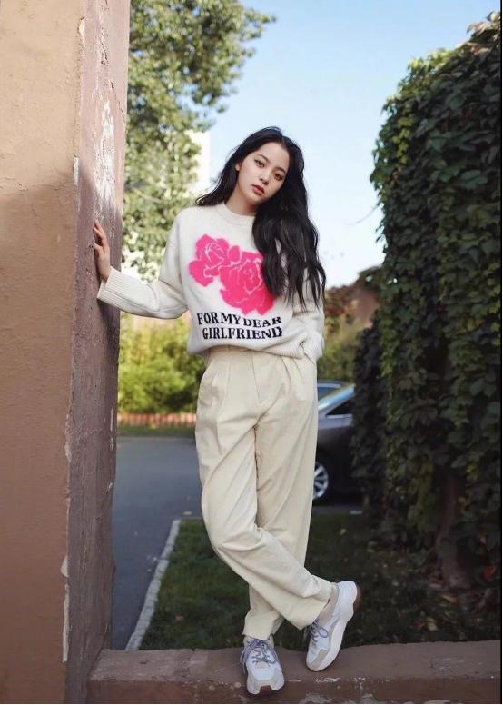 穿了这么多年裤子，一年四季都喜欢“阔腿裤”，立志穿出花来