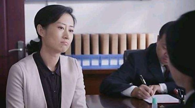 她被称小巩俐,30岁嫁豪门日子却不好过,37岁离婚反活得光芒万丈