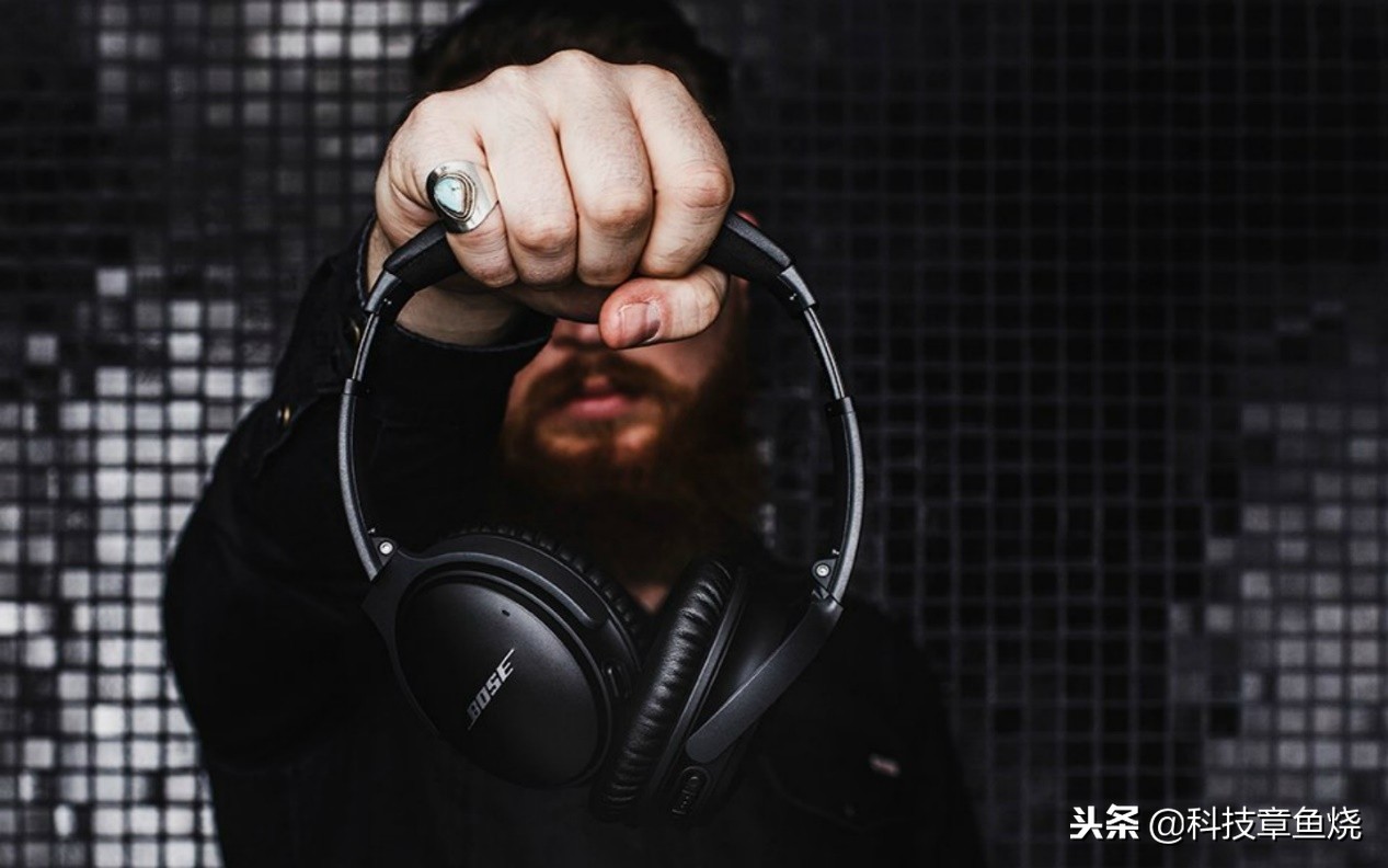 换了个更贵的耳机反而听不见脚步,换一个好的耳机值得吗