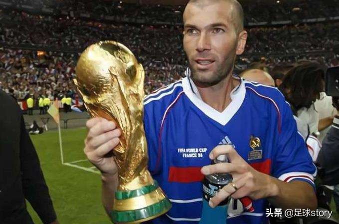 齐达内世界公认的大师,齐达内足球十大经典视频