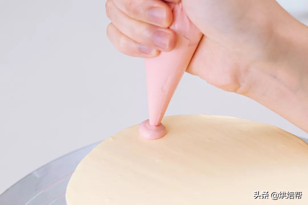 学会这个裱花技巧手残党都不怕了,新手小白裱花怎么练习