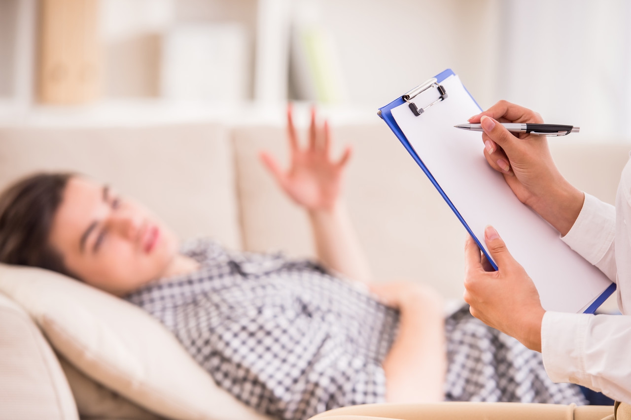 孩子因游戏抑郁怎么办,叛逆期男孩沉迷游戏抑郁