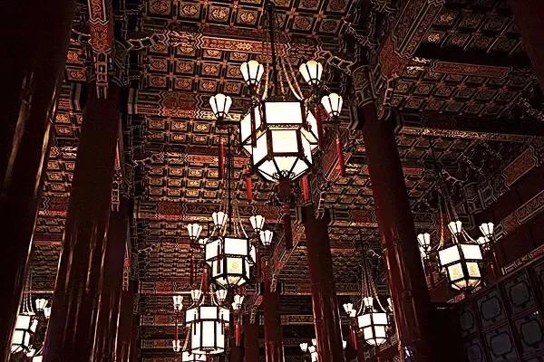 宫灯，流影中的精致时光