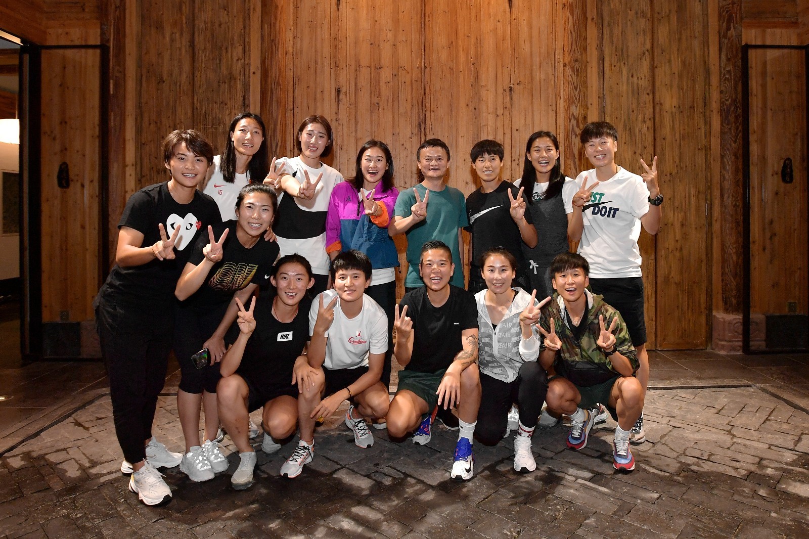 中国女足美女队长吴海燕,中国女足队长吴海燕美照