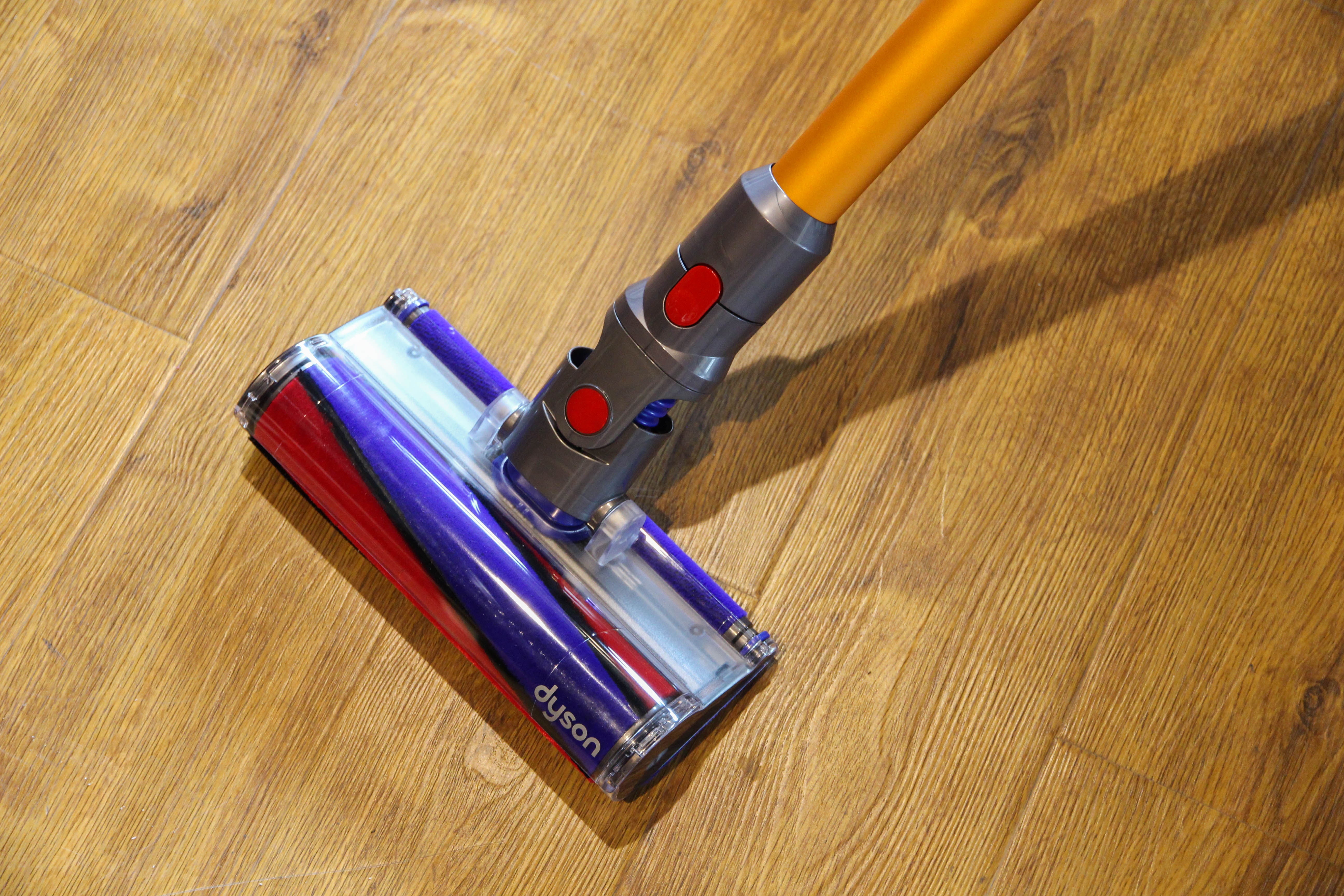 戴森吸尘器v8开箱全过程,戴森吸尘器v8fluffyorigin