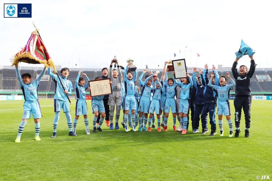 效仿日本足球中小学足球联赛,日本的小学足球赛