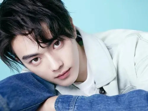 许凯穿搭牛仔外套,许凯服装搭配