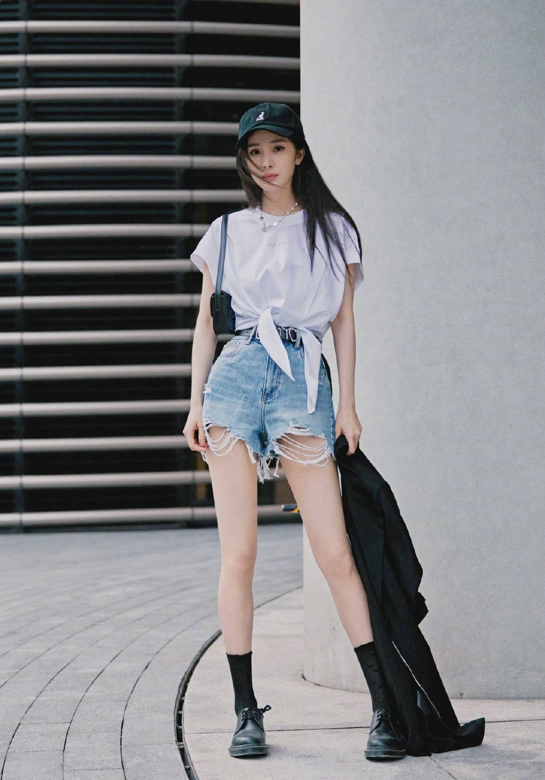 洋气短裤马丁短靴,短裤短靴明星