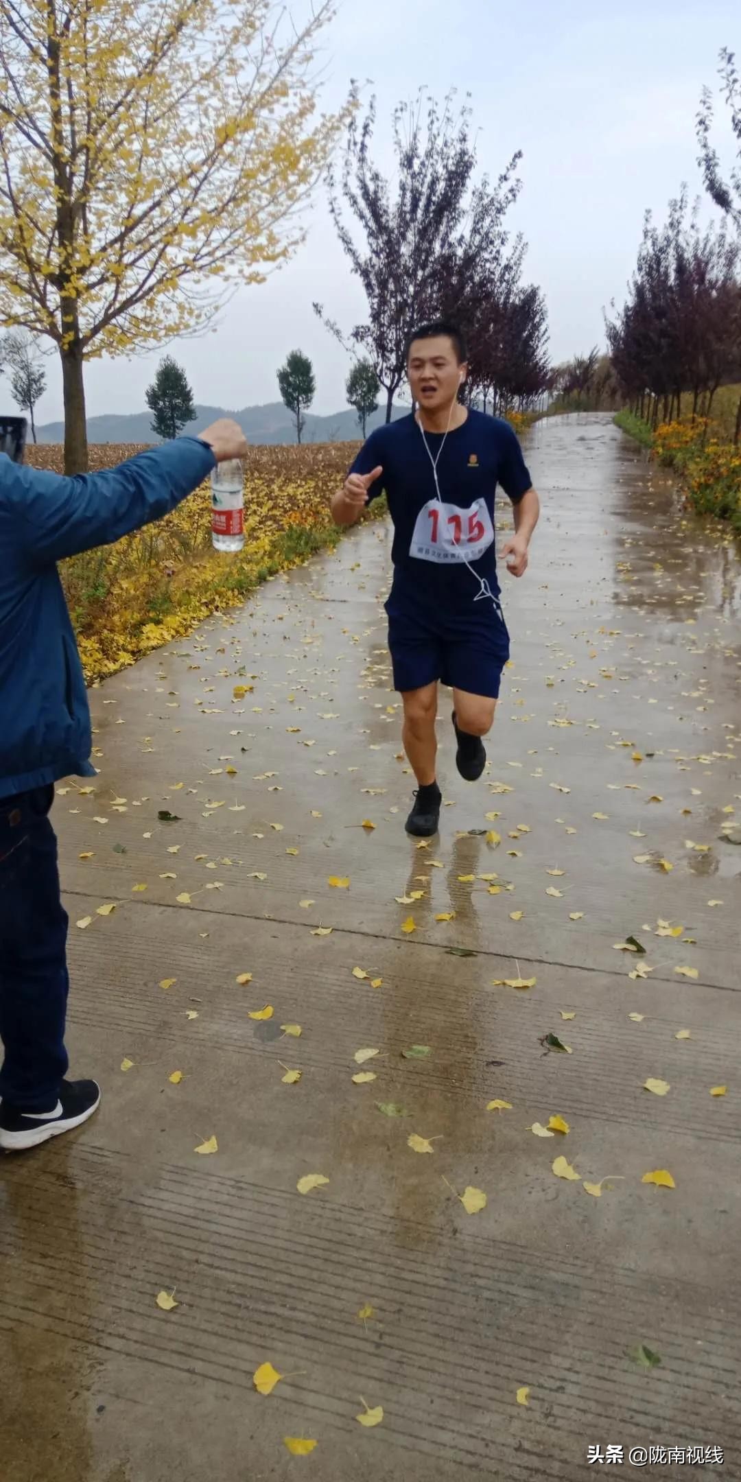 椋庡摜寰掓鐩存挱,闄囧崡椋庡摜璧勮