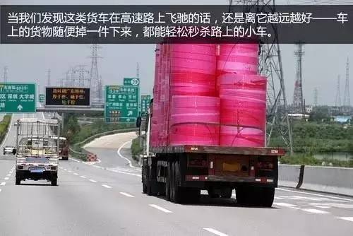 南昌一小车撞电动车视频,南昌电动车被撞两人死亡