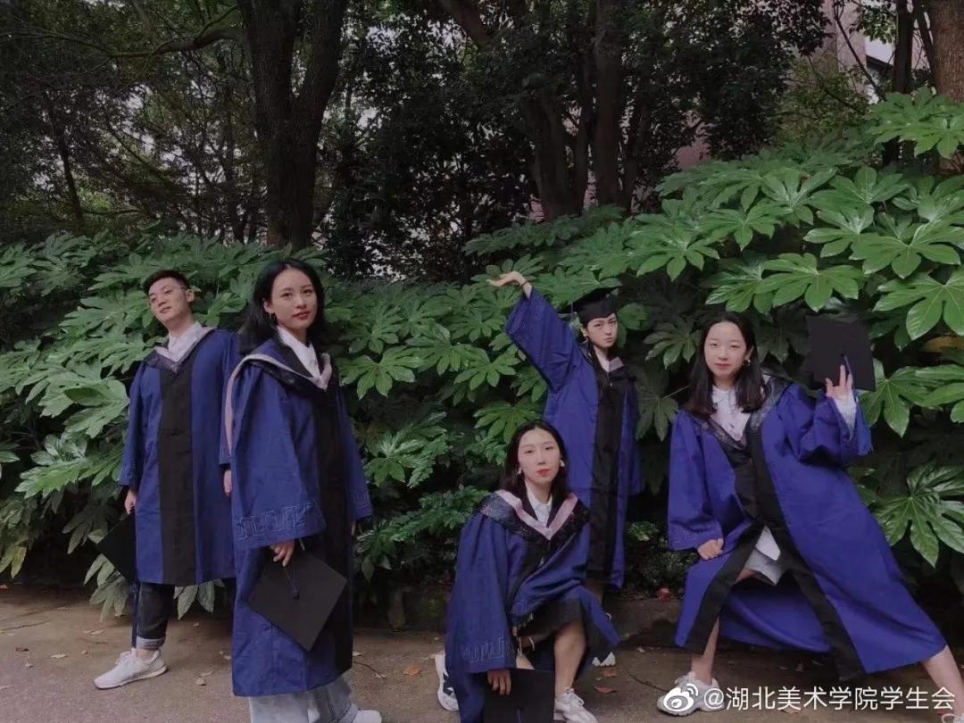 美院中国风学士服,九大美术学院学士服