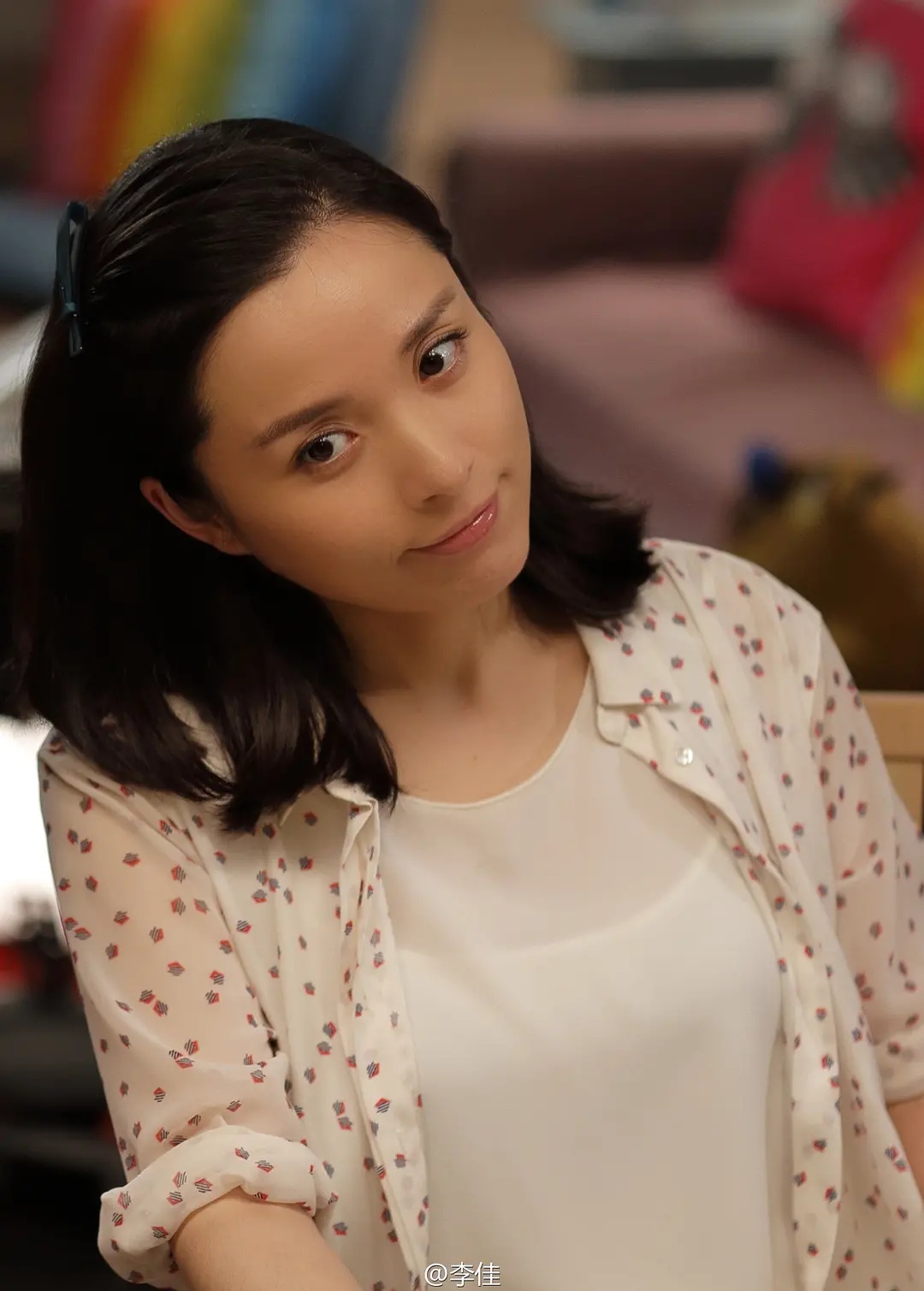 李佳多少岁嫁给靳东的,李佳结过几次婚