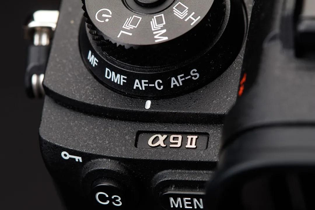 佳能eosr和索尼a7r3对比评测,索尼哪款相机和佳能r3能比较