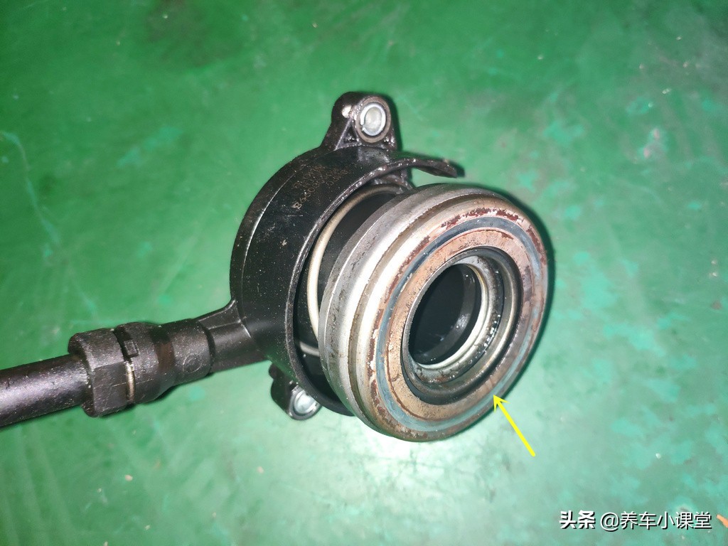 导致变速箱离合片磨损的原因,变速箱漏油该不该换变速箱油