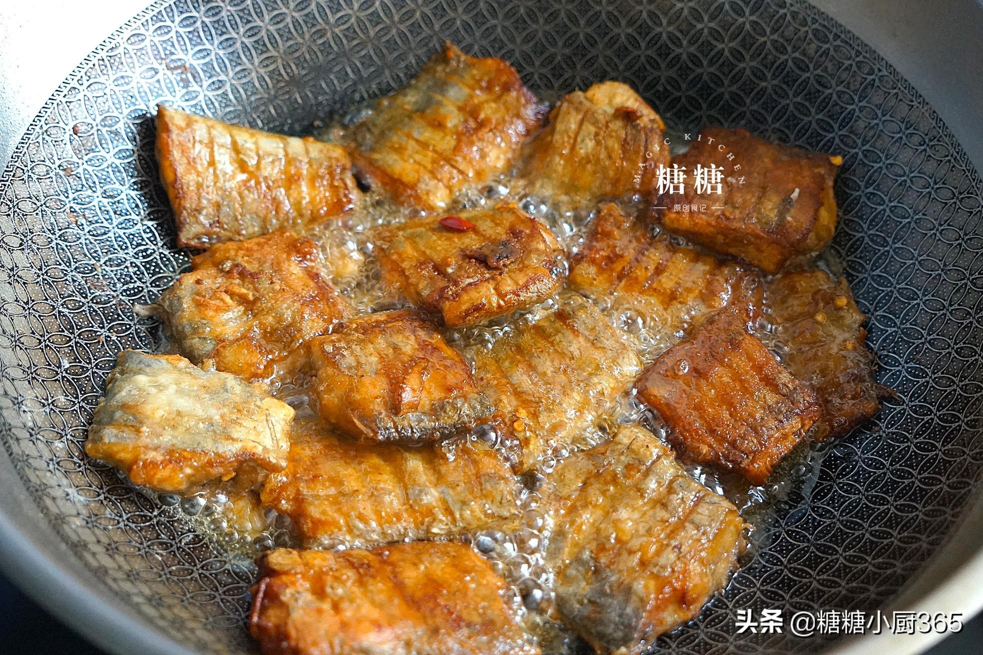 煎带鱼不粘锅不破皮怎么回事,煎带鱼不掉皮的五个妙招