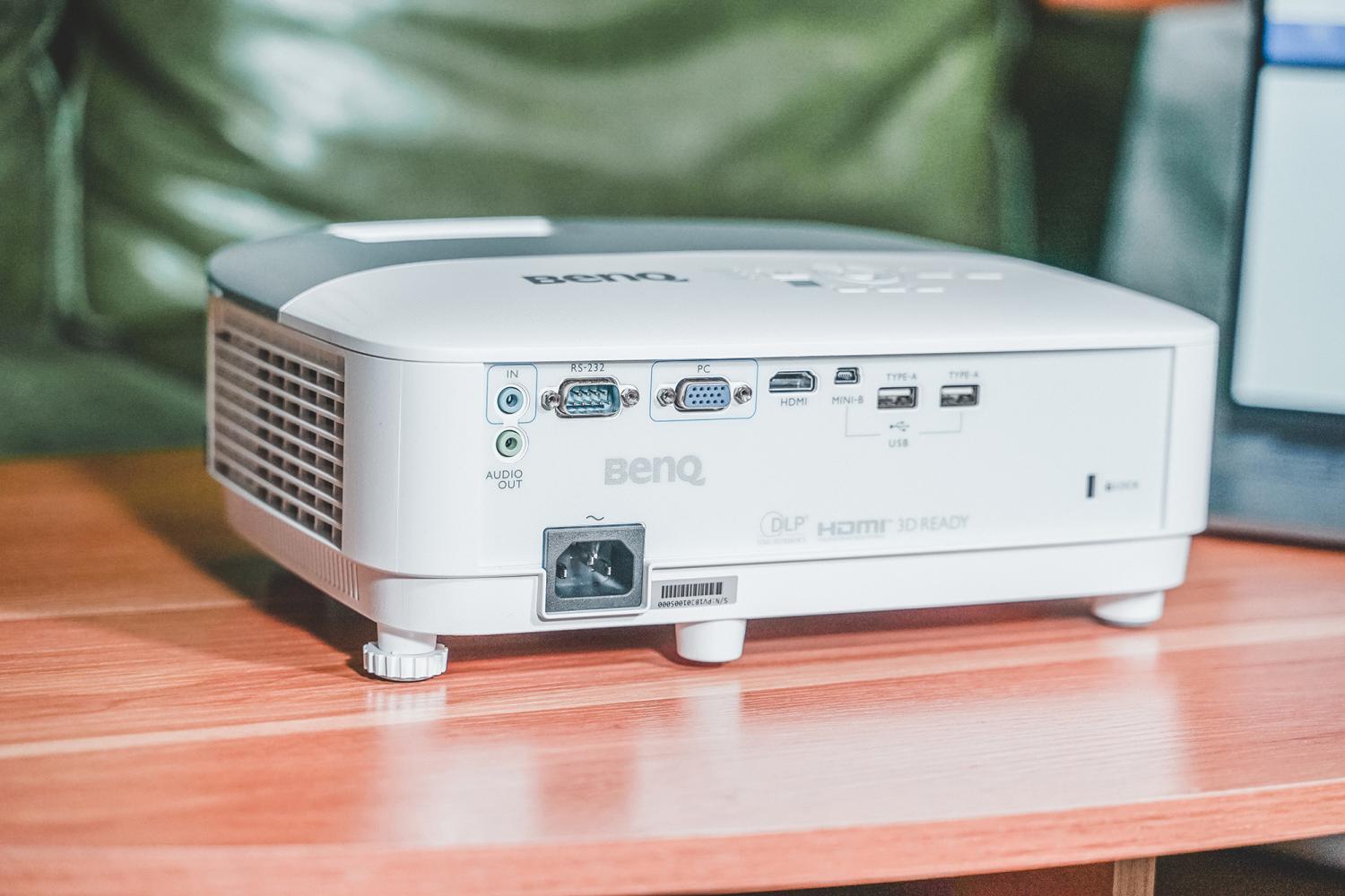 1024x768明基投影仪颗粒感测评,明基i706投影仪评测