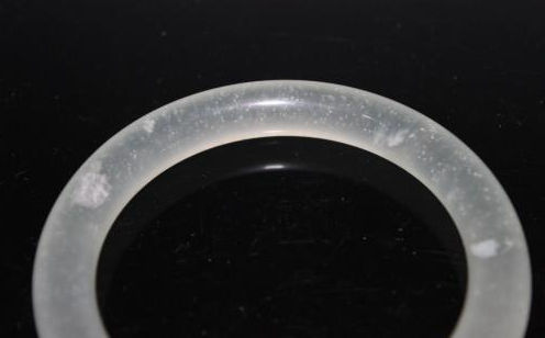 这种玉的出现，满足了各方面的需求