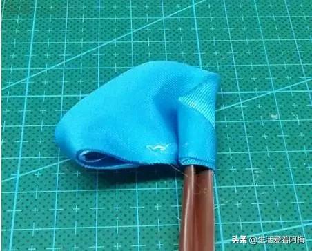 什么纸花送给老师做教师节礼物呢,教师节送给老师一束花手工礼物