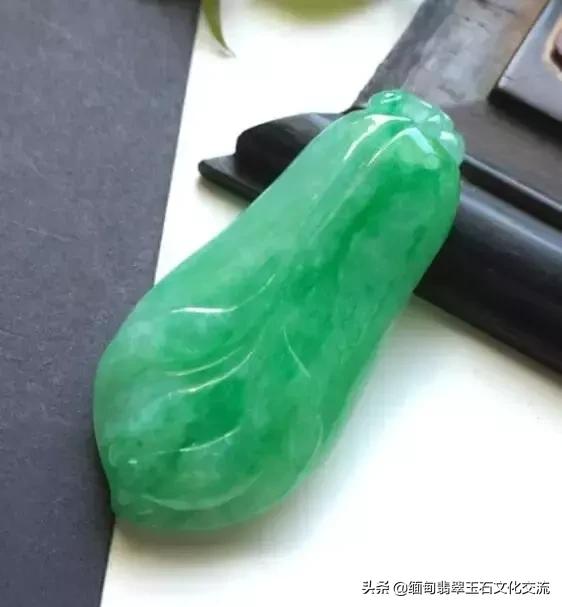 翡翠雕刻房子造型寓意,翡翠雕刻蚂蚁和虫子寓意