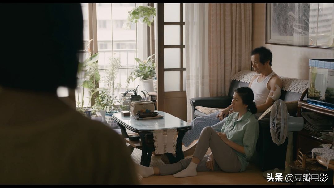 打败《寄生虫》,这部新片《蜂鸟》才是真正的年度最佳