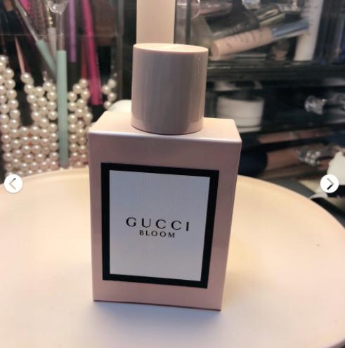 年轻的女孩子适合喷什么香水,20岁小女生香水推荐