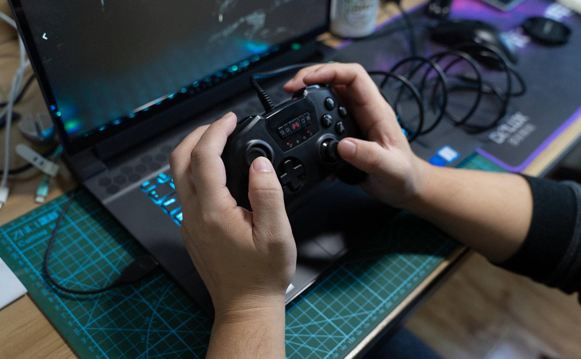 曾经因为键盘的原因放弃了模拟器，99块钱找回一把美好时光