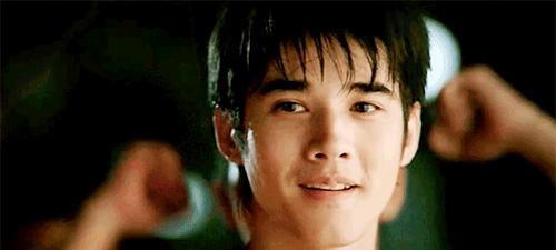 我喜欢的小哥哥身上有一股奶香味,后来不喜欢他了,奶香味就消失了