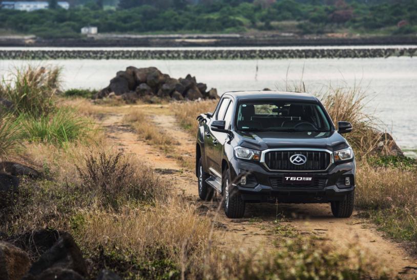 开皮卡自驾游合适吗,自驾游开皮卡好还是越野车好