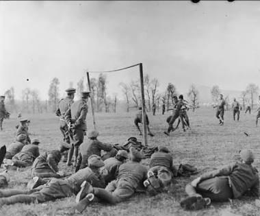 足坛各种奇葩事件,足坛奇葩故事仰卧撑