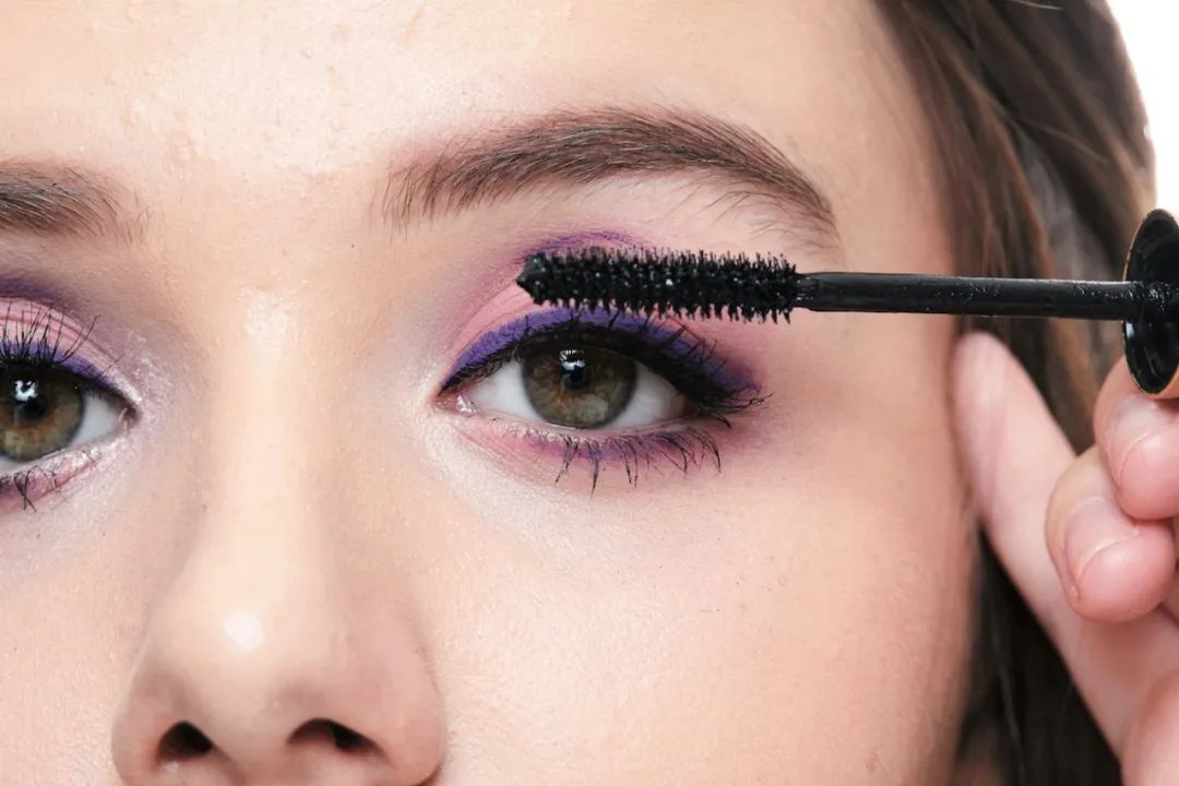 靓妆魅惑,亮闪闪玫瑰金妆容教程