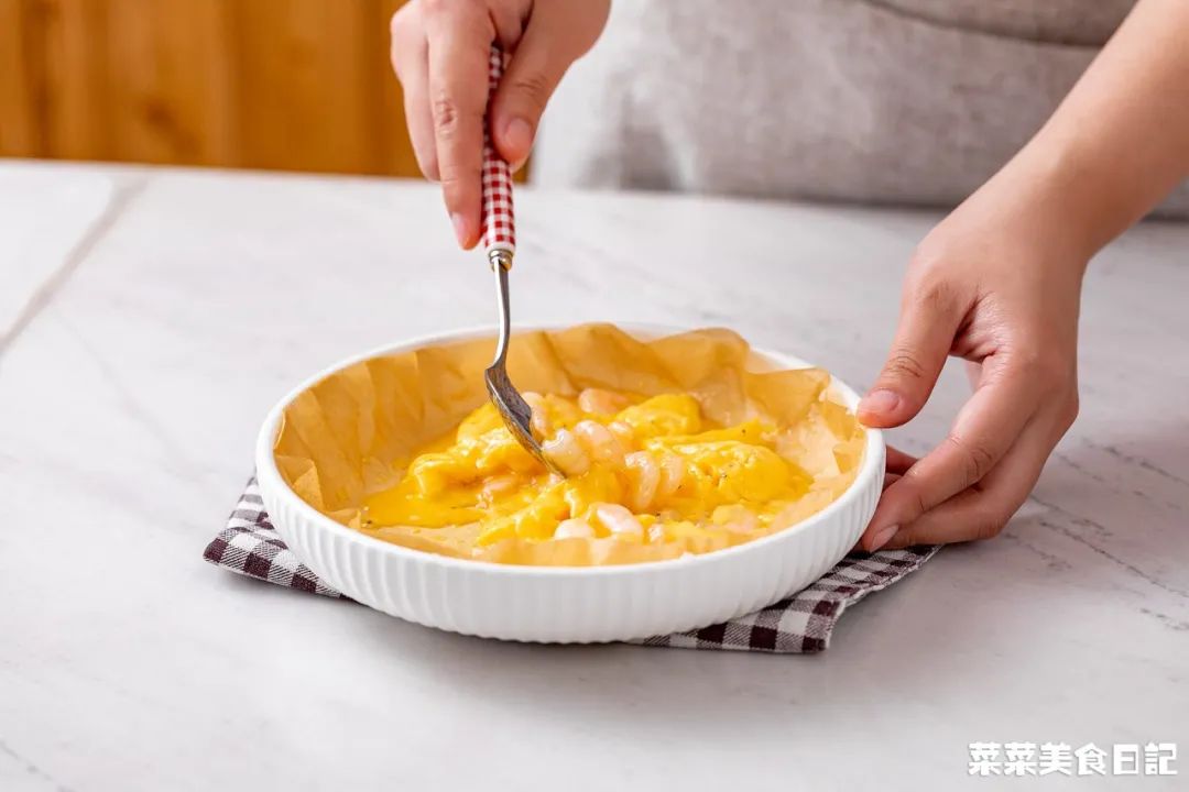 上班族午饭微波炉加热,微波炉解决一日三餐