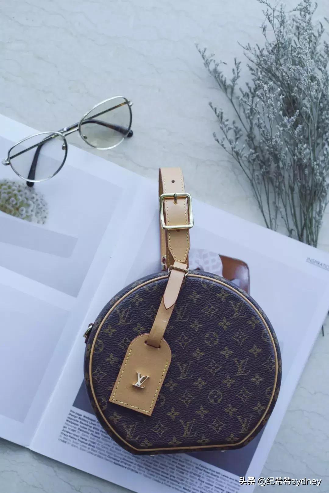 过年拜年包好多红包,拜年拎回来一只鸡一只鸭