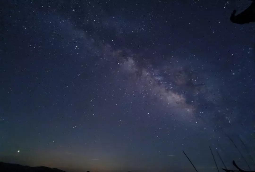 手机能拍摄银河吗,手机拍银河用主摄还是广角