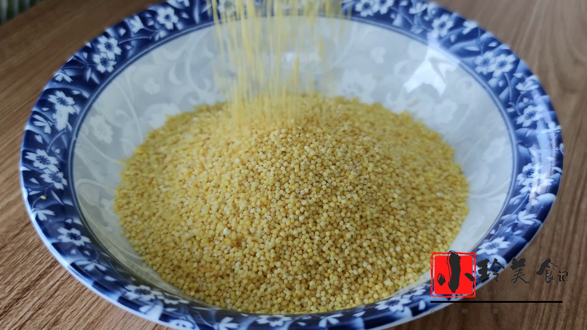 小米做的脆脆的米糕,纯小米牛奶糕做法