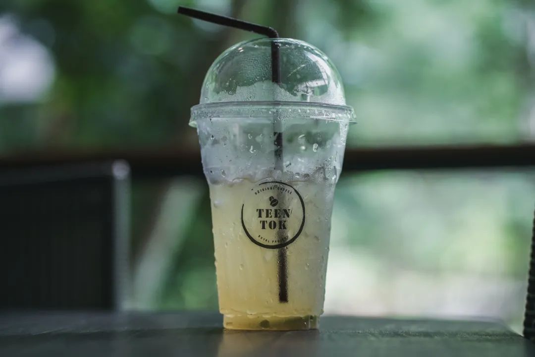 开奶茶店的后悔经历,90后裸辞开奶茶店