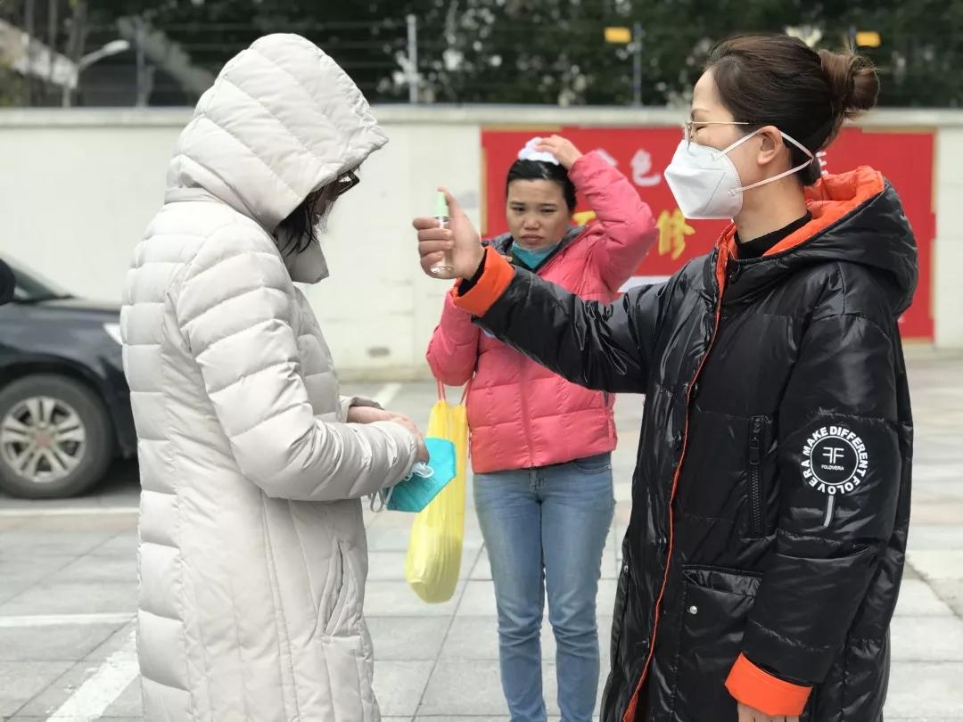 医院里的新冠患者越来越多,汉口医院特点