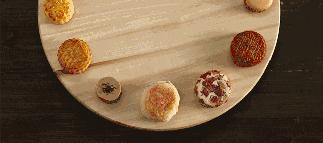 金秋月饼官方旗舰店直播,中秋月饼礼盒火热预定中