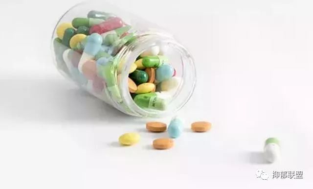 抑郁症通过吃药可完全治愈吗,抑郁症不吃药能治好吗