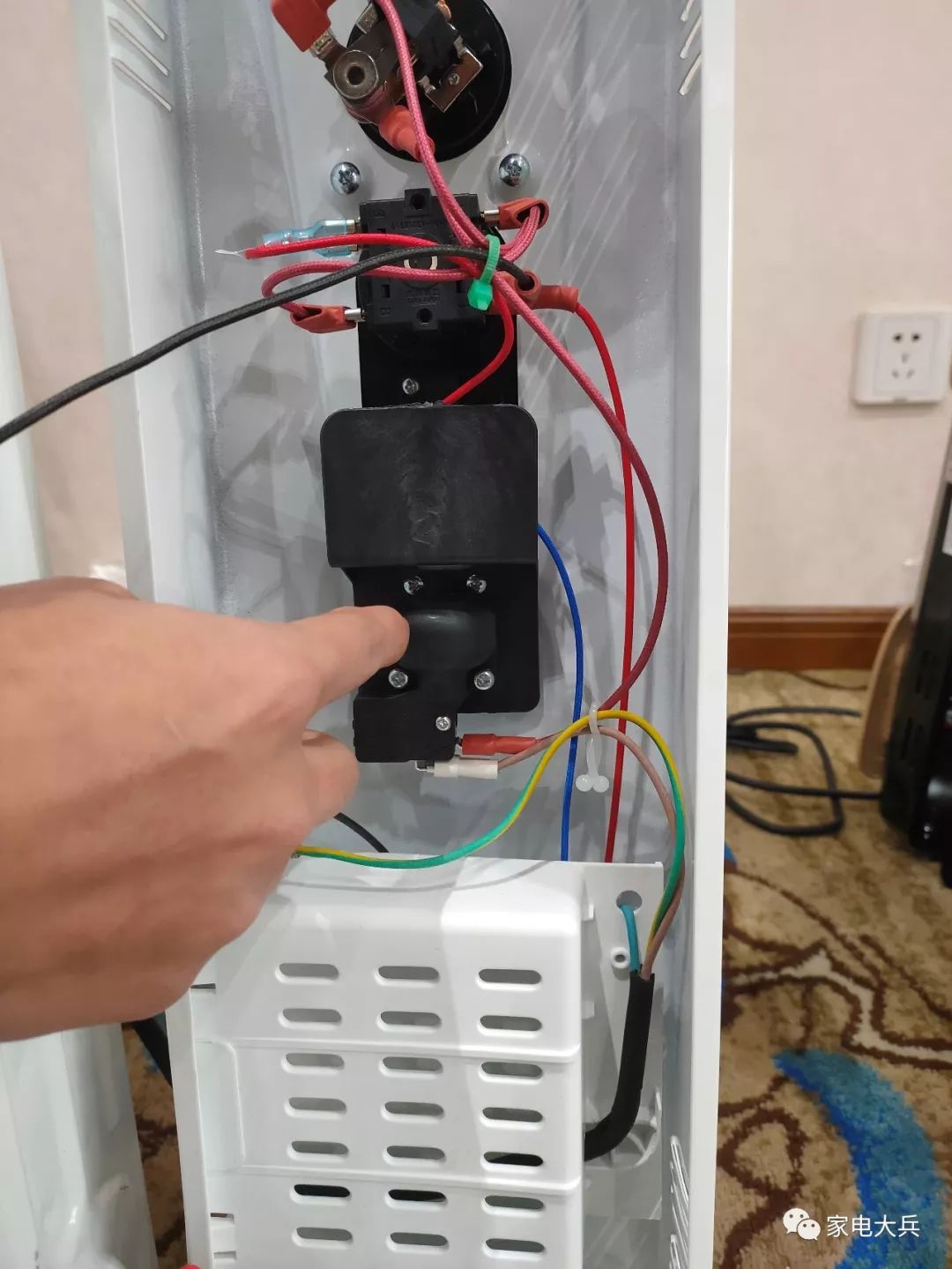 先锋和格力油汀取暖器哪个好,美的和先锋油汀取暖器哪个好