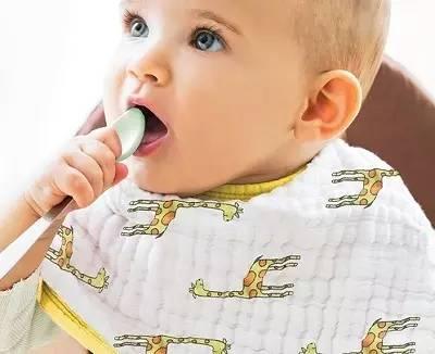 宝宝吐泡泡是新型肺炎吗,宝宝吐泡泡就是真的肺炎了吗