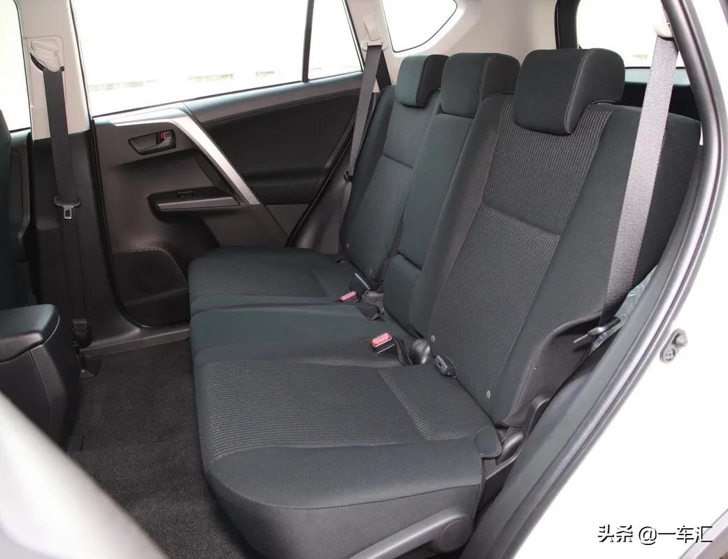 16万多元的丰田RAV4荣放,网友:换代之前,能否学轩逸再火一次