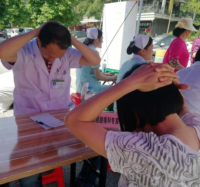 兴安界首骨伤医院一站式服务中心,送医送药送健康爱心义诊进农村