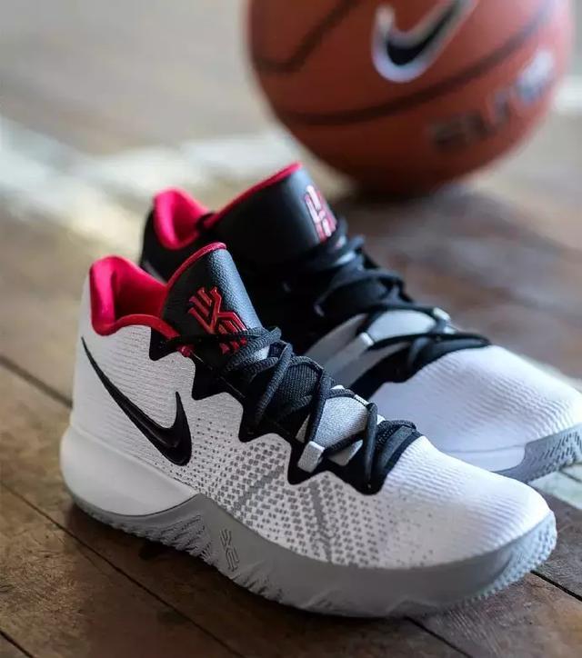 颜值与性能并存的球鞋,不谈性能只谈颜值球鞋