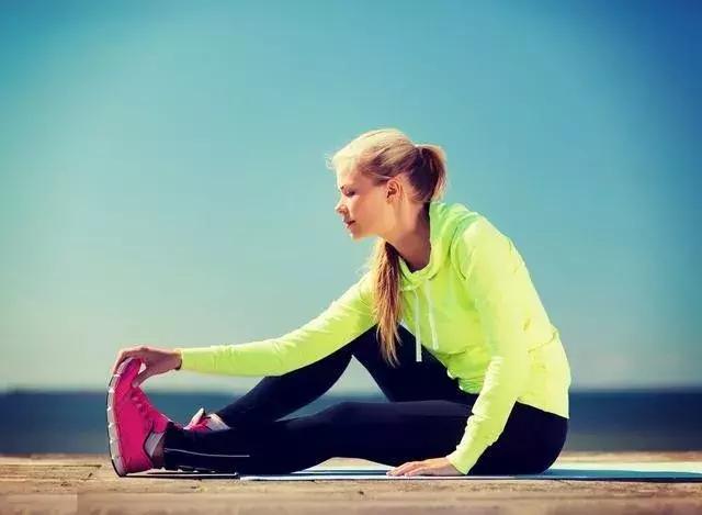 跑步指甲跑黑的处理方法,跑步黑指甲脱落会再生吗