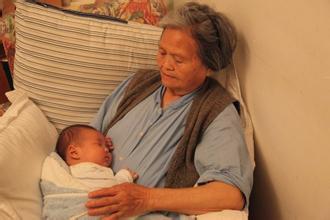 媳妇坐月子丈母娘来了怎么办,老婆坐月子可以让丈母娘照顾吗