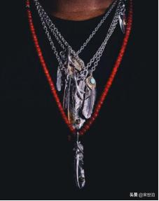 提升格调的日常配饰,小众配饰拯救沉闷穿搭